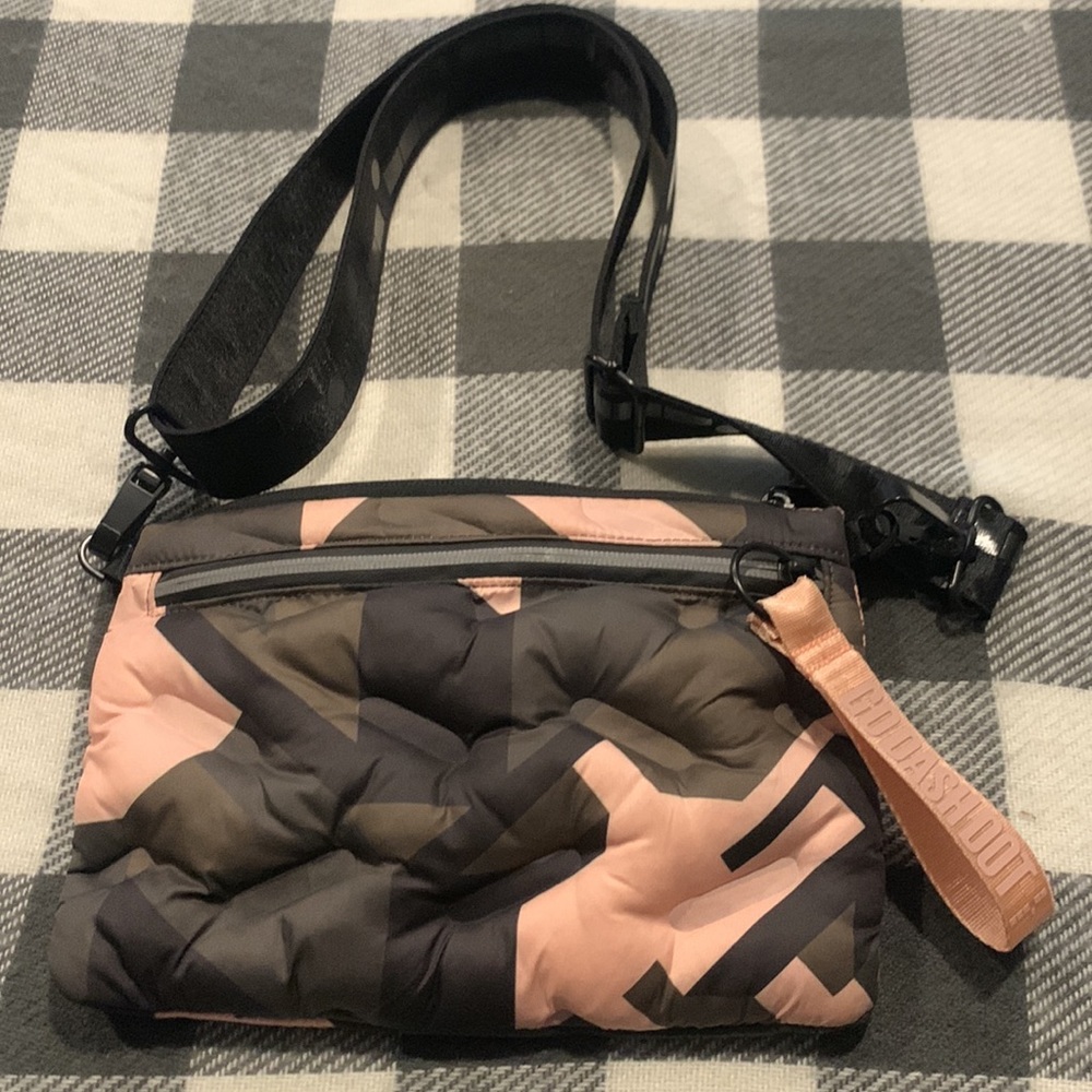 GO DASH DOT Puffy Bag